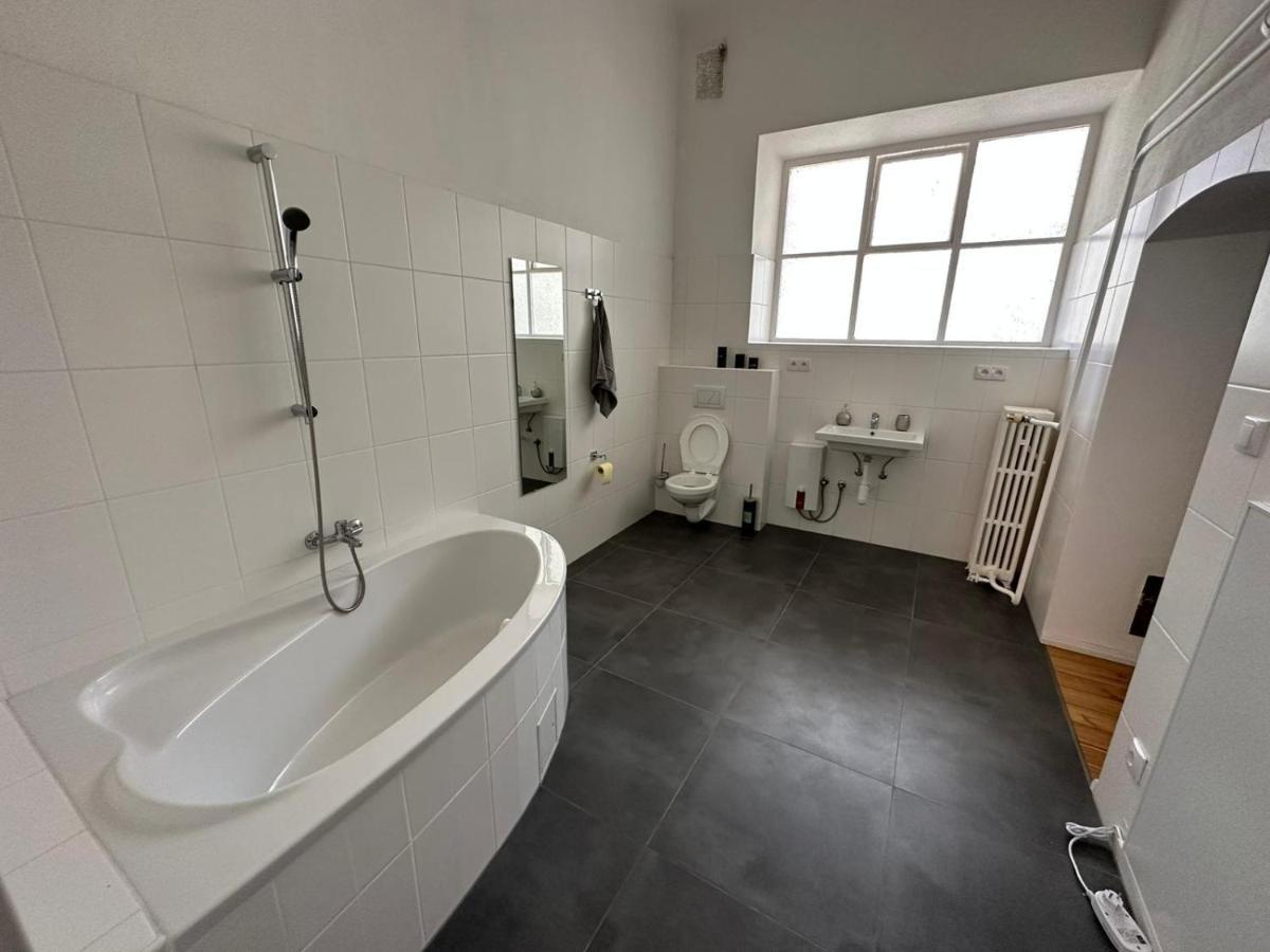 Bruckneudorf Central Plaza Great Apartment 4 Bedroom 3 Bathroom المظهر الخارجي الصورة